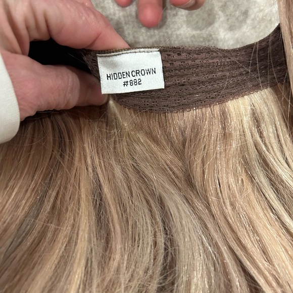 Hidden Crown Hair Extensions 18" New in package# 882 - Picture 5 of 5